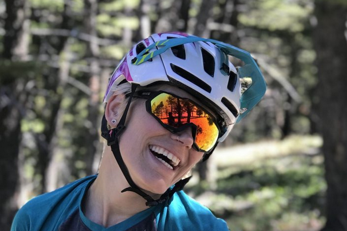 Gafas ciclismo 100% – SPEEDTRAP® – Matte White – Hiper® Blue Multilayer  Mirror Lens – THEBIKE
