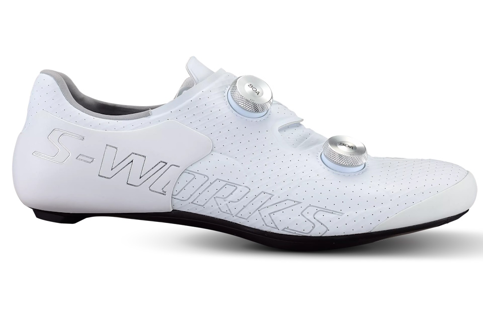 "Zapatillas New S-Works Ares 2 2025 Team White para ciclismo de carretera, diseño ligero y aerodinámico, con horma Body Geometry, suela de carbono unidireccional y sistema BOA Fit para ajuste preciso."
