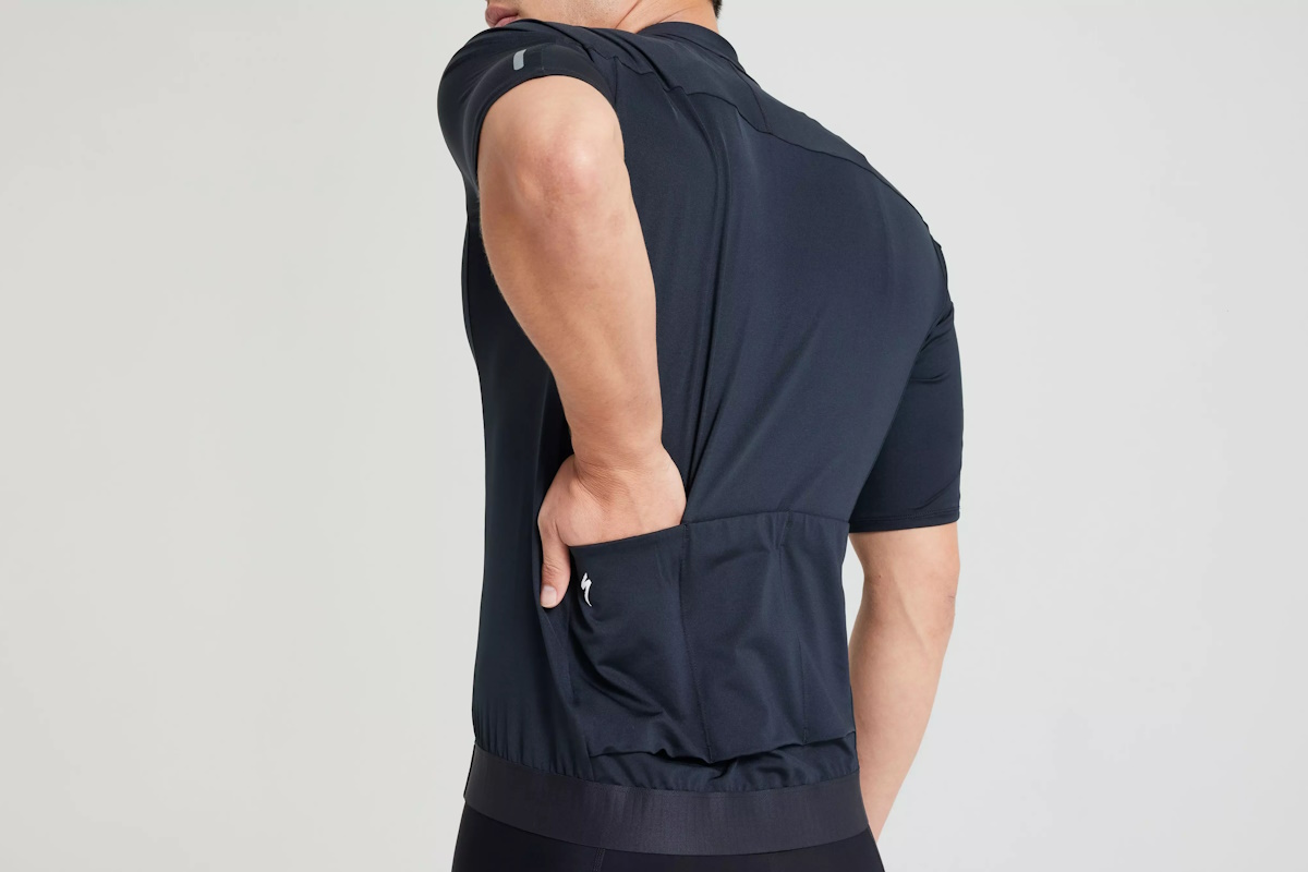 Maillot de Manga Corta Specialized Foundation Hombre – Estilo Brillante, Confort y Sostenibilidad para Ciclistas Exigentes - Black - Imagen 3