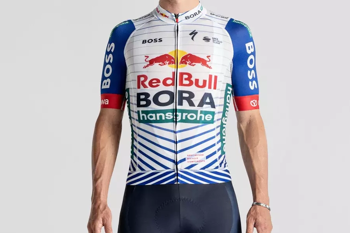 Maillot Specialized Red Bull BORA hansgrohe Replica manga corta con gráficos oficiales del equipo
