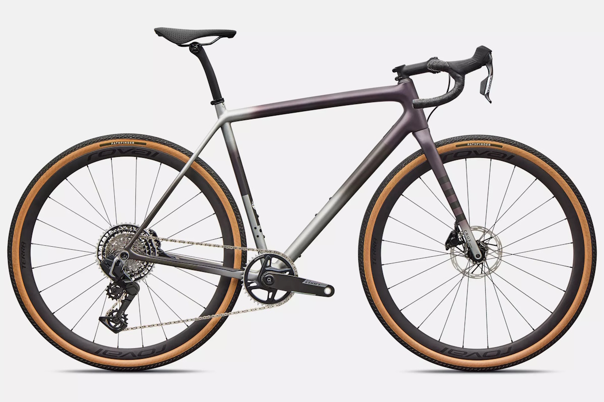 Bicicleta de gravel Specialized Crux Pro 2026 con SRAM Force XPLR AXS, cuadro de carbono FACT 10r, ruedas Roval Terra CL y neumáticos Pathfinder Pro. Oportunidad en modelo anterior.