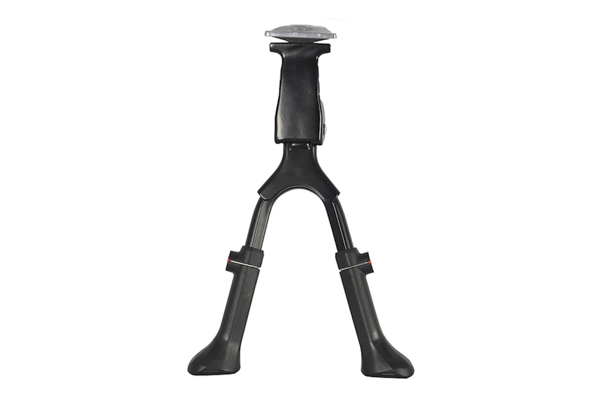 Caballete doble OXC Double Kickstand negro, compatible con e‑bikes y bicicletas de carga. Montaje central, patas ajustables para ruedas de 26" a 28" y capacidad hasta 35 kg.