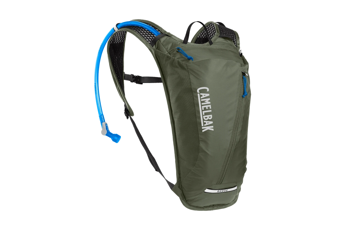Mochila CamelBak Rogue Light 7L con depósito 2L, panel Air Support ventilado, ripstop 50D y portacasco - Dusty Olive