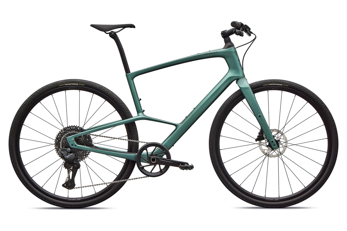 Specialized Sirrus X 6.0 en Gloss Fjord Metallic / Emerald Metallic Frost Reflective con cuadro y horquilla FACT 9r de carbono, Future Shock 1.5, transmisión 1x12, frenos hidráulicos TRP y neumáticos Pathfinder TLR 700x40