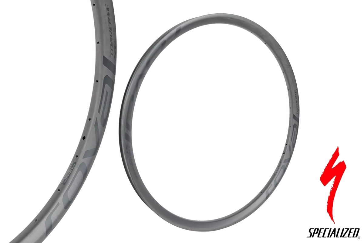 Llanta de carbono Specialized Traverse SL para freno de disco, disponible en 27.5 y 29 pulgadas. 28 radios, 30 mm internos, diseño zero bead hook y compatible con tubeless.