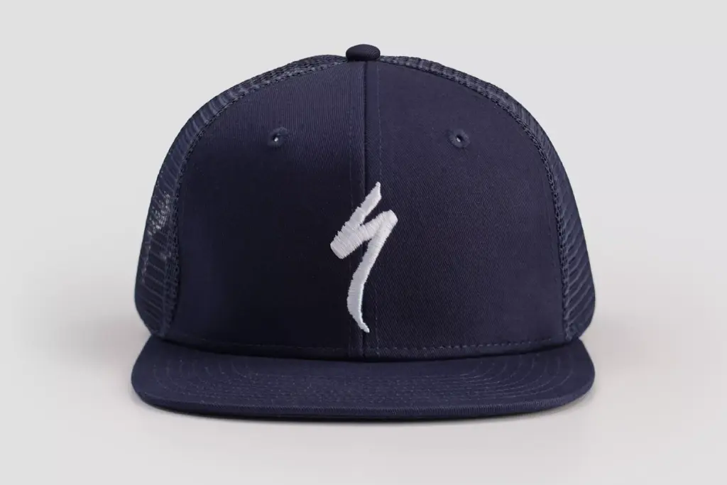 Gorra Trucker Hat Specialized Black White S Logo paneles twill malla transpirable snapback lifestyle ciclismo