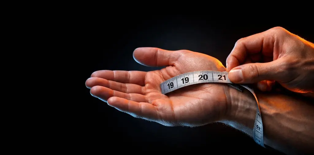 Aprende a medir tu mano correctamente en casa y elige con criterio la talla de tus guantes de ciclismo. Guía práctica paso a paso para acertar siempre.